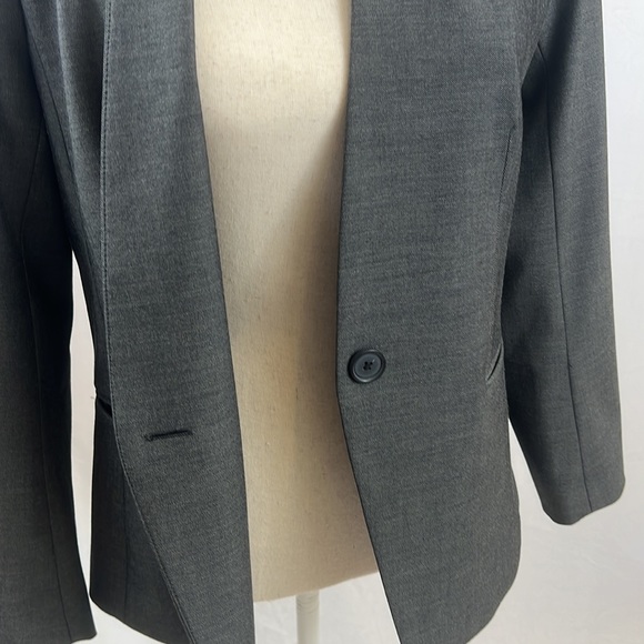 Two (2) Ann Taylor CutAway Blazers in Bi-Stretch - Picture 13 of 16